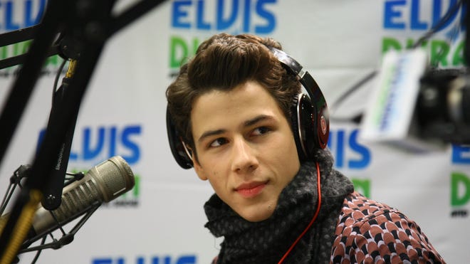 NICK JONAS AMERICAN IDOL.jpg